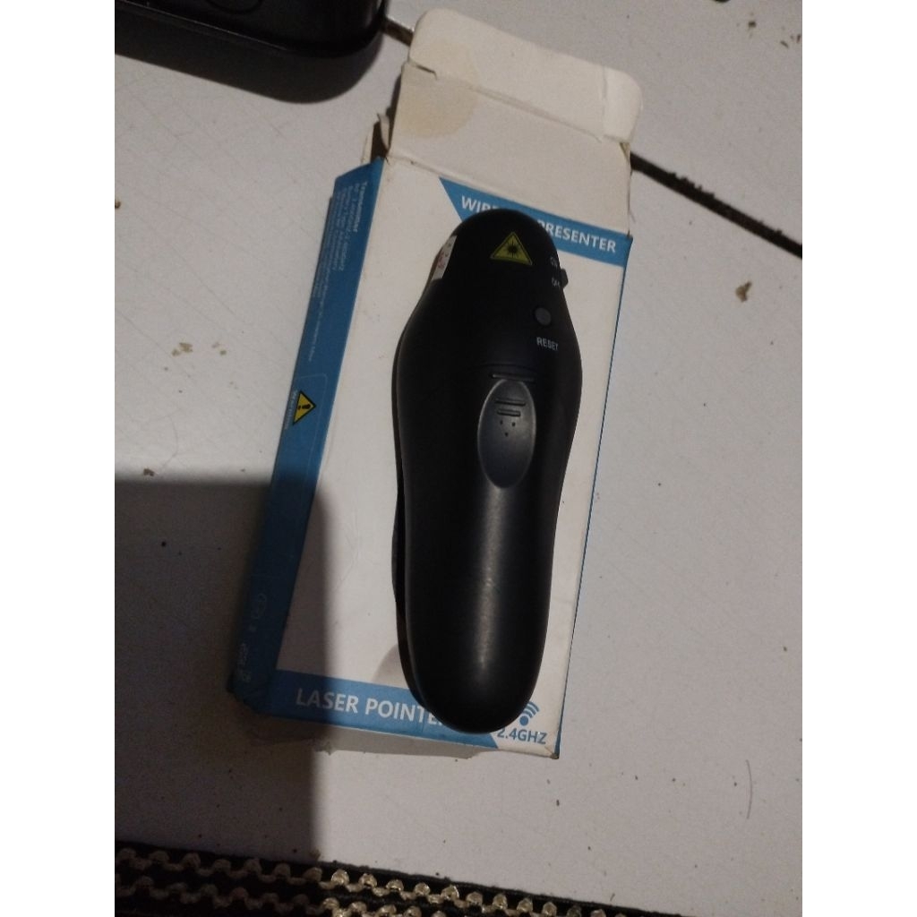 laser pointer/wireless presenter