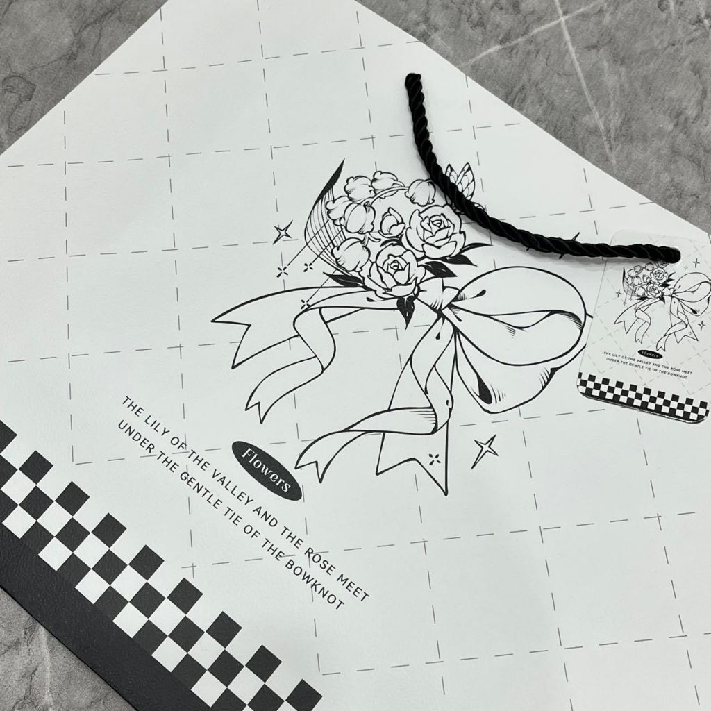 Paper Bag Bouquet Bunga Monokrom Tas Kertas Tebal Unik