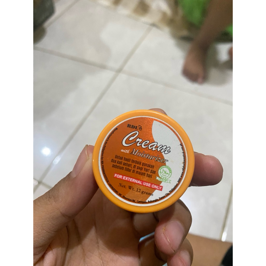 Krim Pemutih Wajah RDL 8 Hari - Mencerahkan, Melembapkan, Menjaga Elastisitas Kulit