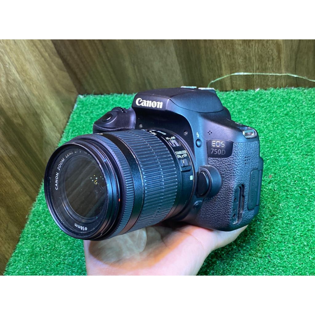 kamera Canon EOS 750D