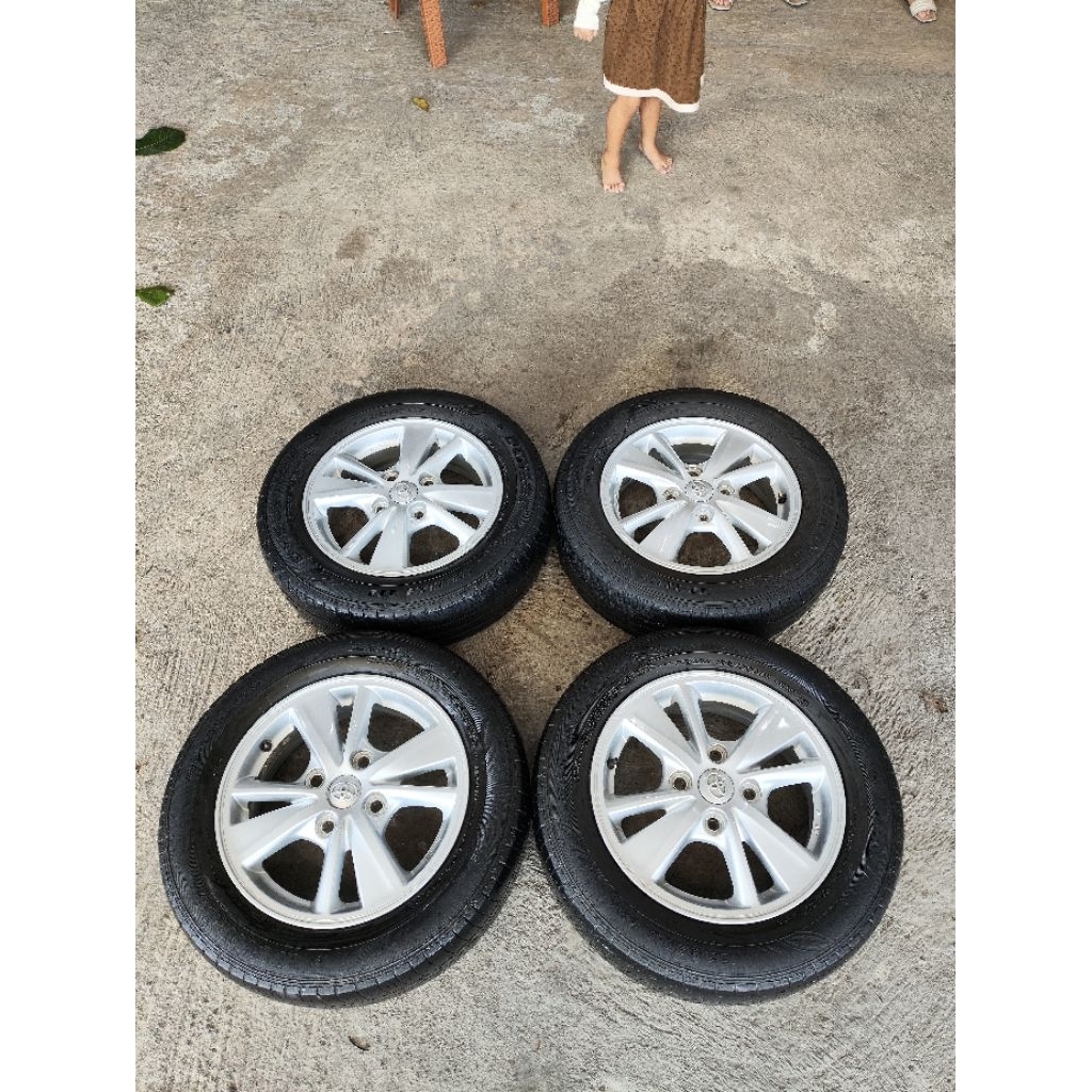 velg ORI AVANZA VELOZ Ring 15 pcd 4×114 kondisi (SECOND)