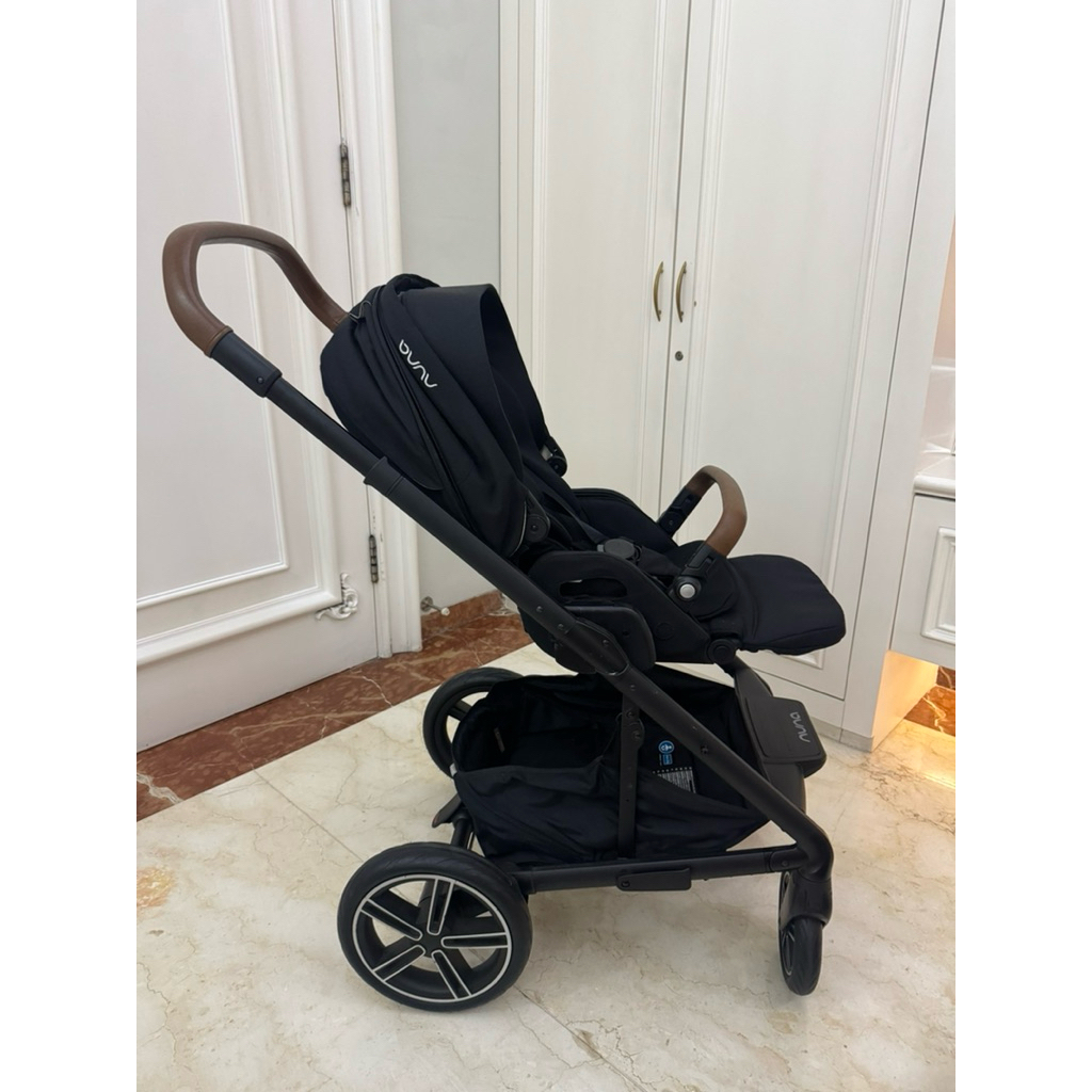 Nuna Mix Next stroller second + bassinet
