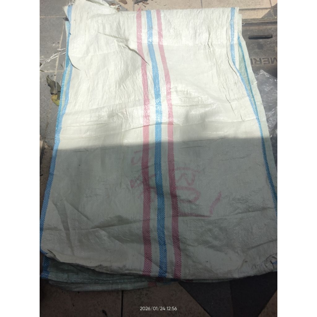 Karung Plastik plastik bekas  75x115 cm -isi 10 Karung, Kuat, Tahan Lama, Serbaguna