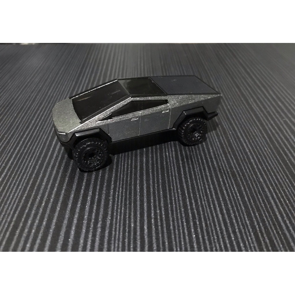 Hotwheels Tesla CyberTruck bekas
