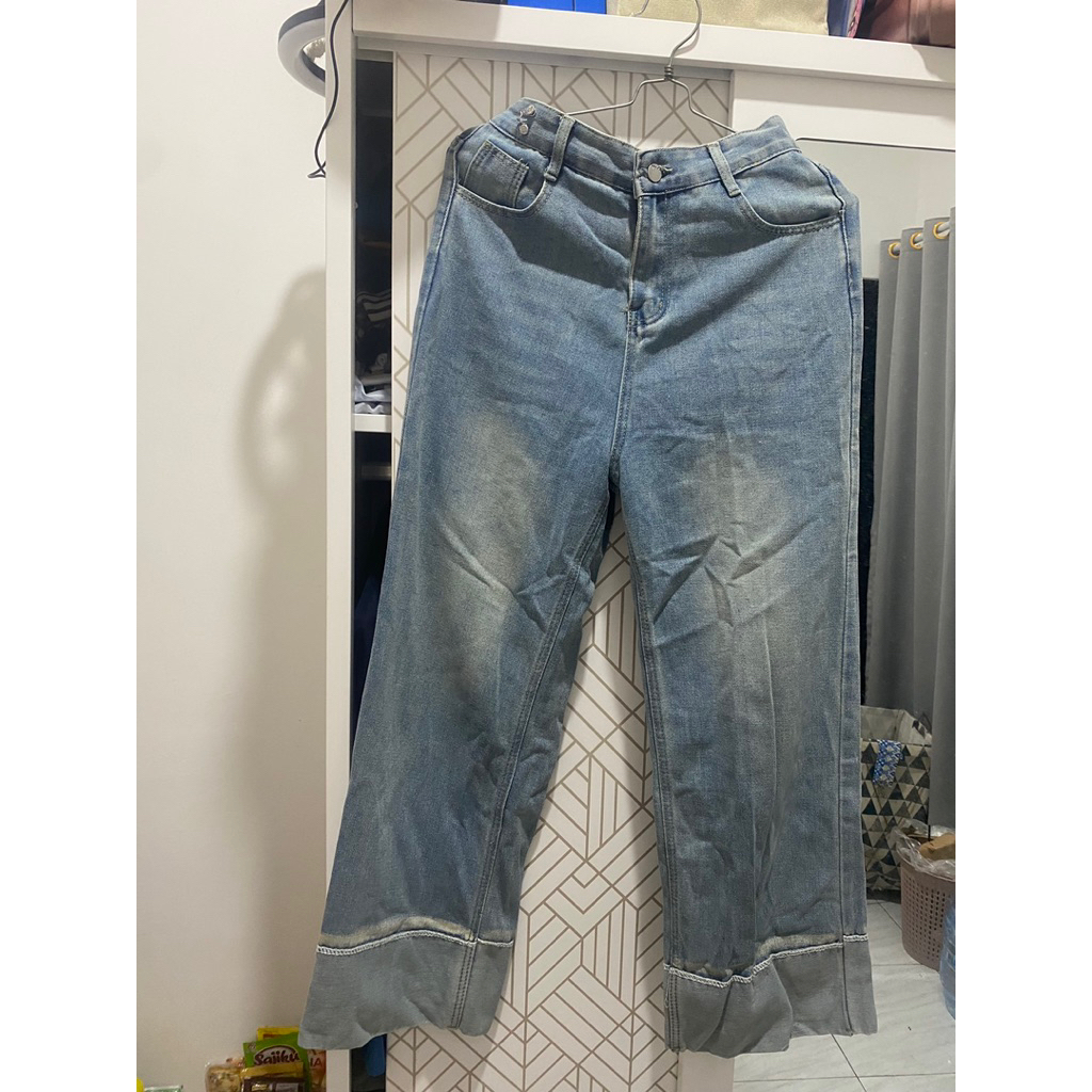 Preloved Folds Loose Jeans