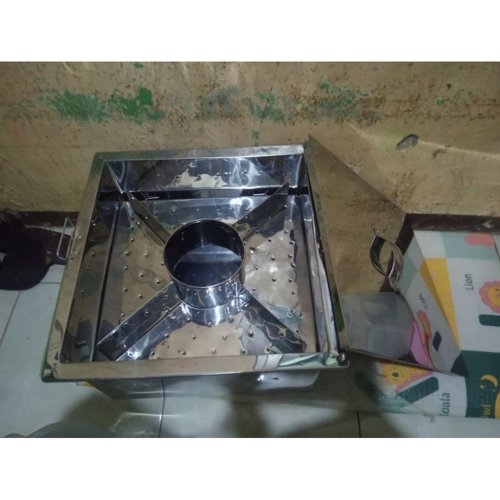 dandang pentol/dandang bakso malang sekat 4 ukuran 40x40x50cm stainless steel.