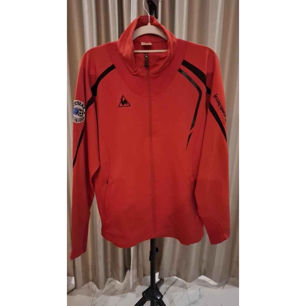 Crewneck Le Coq Sportif Warna Merah Like New No Minus Size L (Ld 118 x Panjang 67)