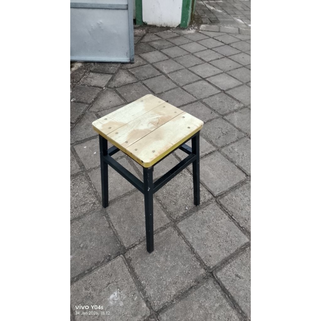 kursi kafe, kursi warung, kursi makan