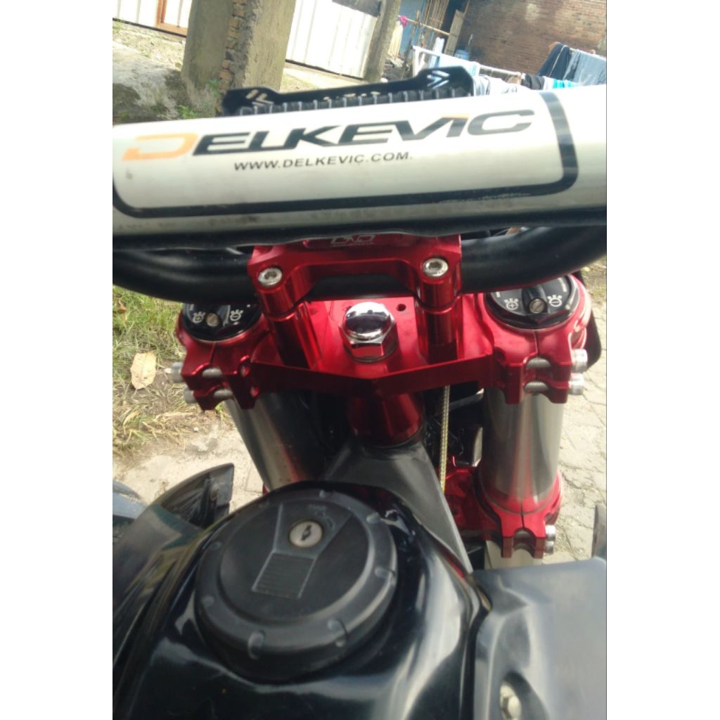 USD REALJUMP DELKEVIC D'TRACKER/KLX