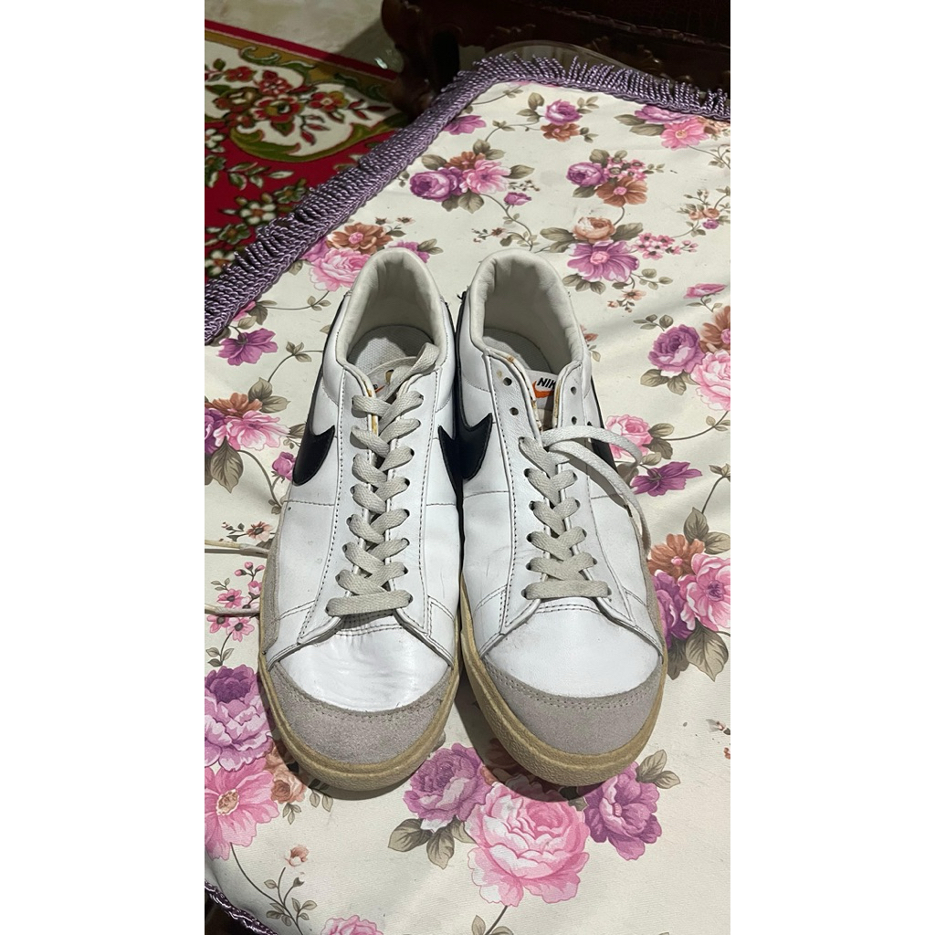 Nike blazer low