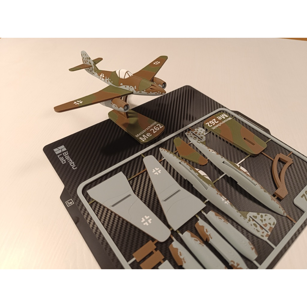 Mainan Miniatur Pesawat Jet Klasik Messerschmitt Me 262 – Model Kit Card Koleksi
