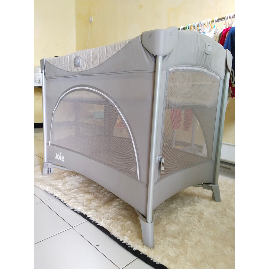 Box bayi Joie Bekas untuk bayi