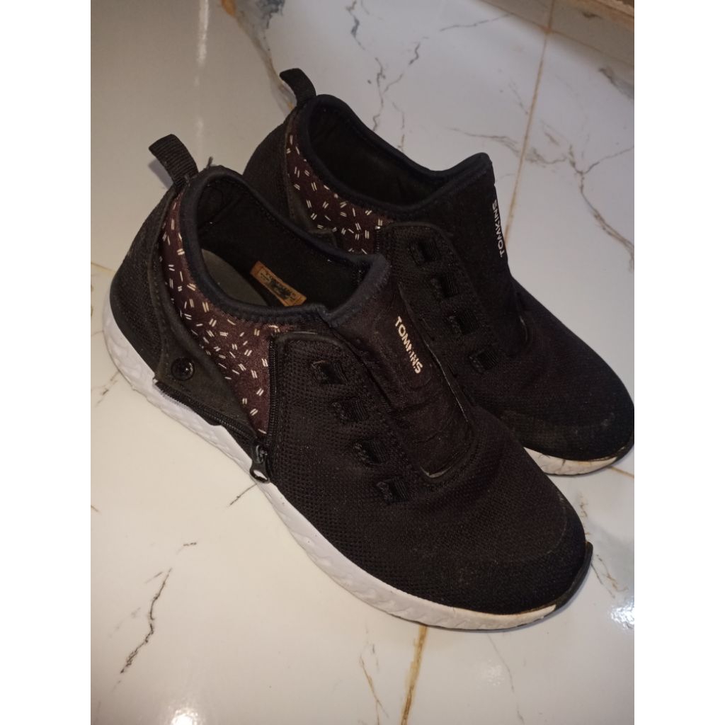 SEPATU PRIA WANITA || SEPATU SEKOLAH || SEPATU TOMKINS || SEPATU HITAM