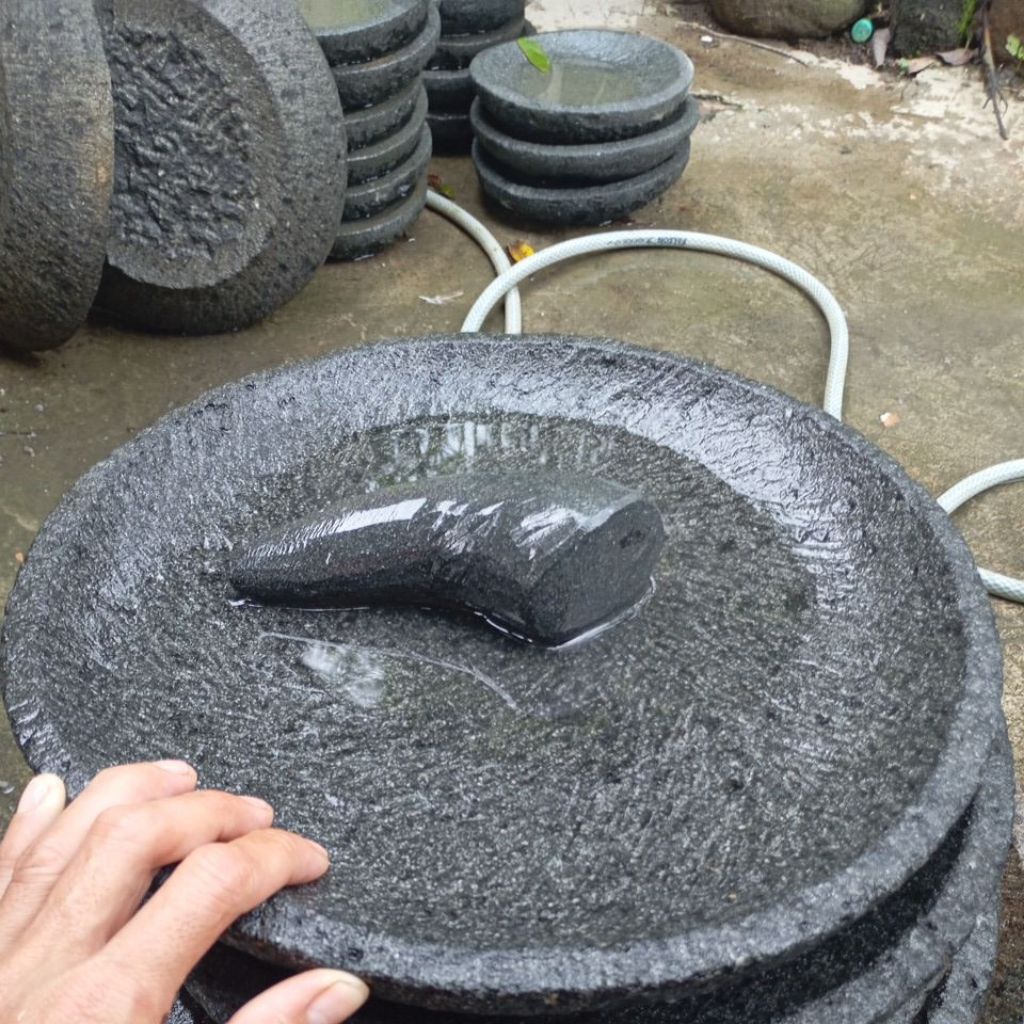 COBEK BATU KASAR ASLI PAHATAN