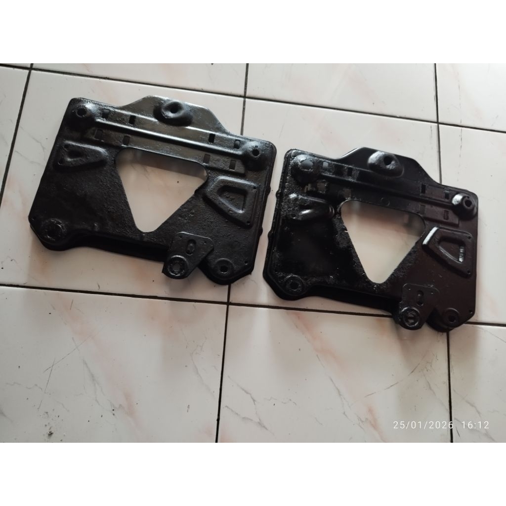 tatakan aki w124 mercy boxer mercedes benz w124
