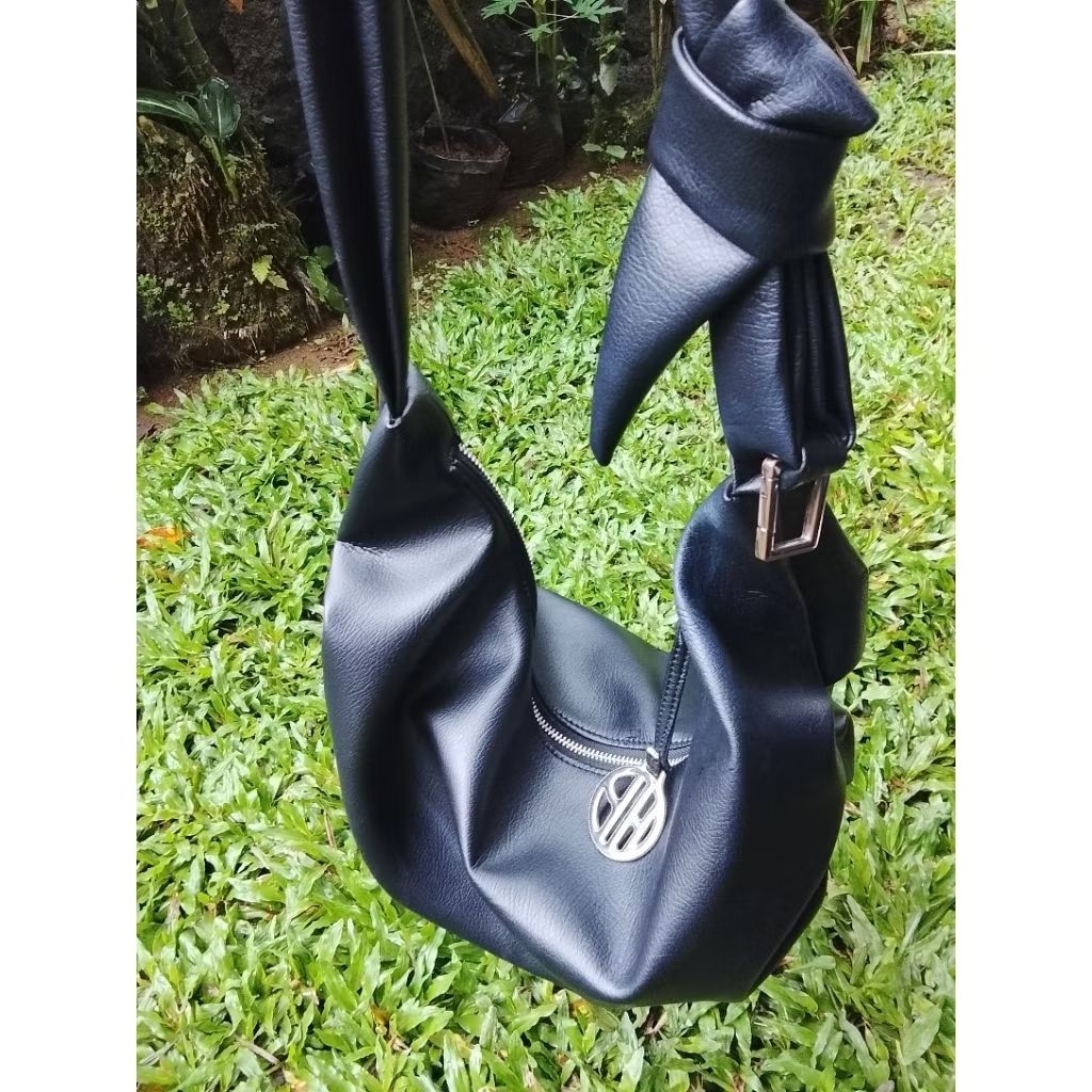 HUSH PUPPIES HOBO BAG SIZE L preloved like new