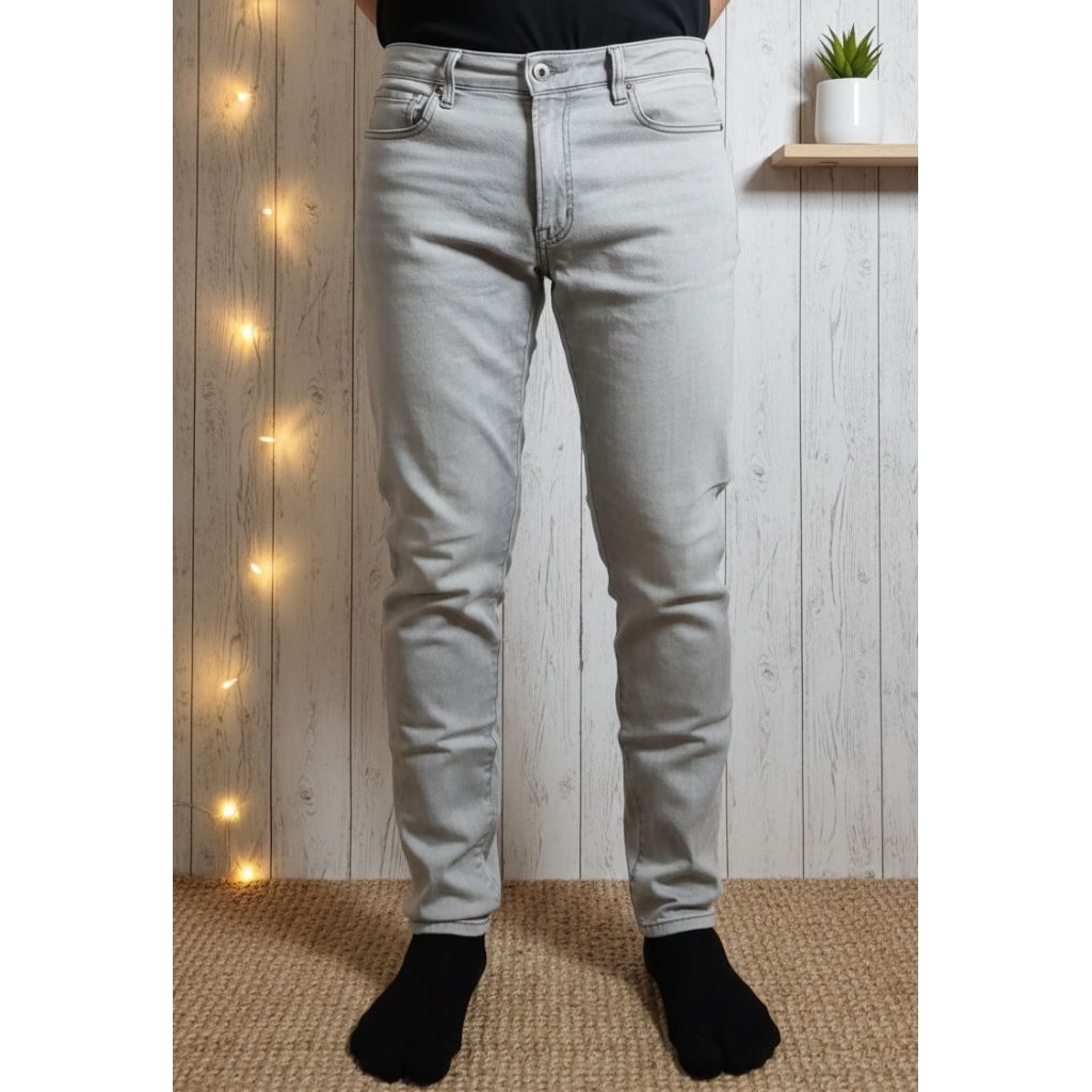 PRELOVED CELANA SKINNY SLIM FIT UNIQLO DENIM WARNA ABU PRIA