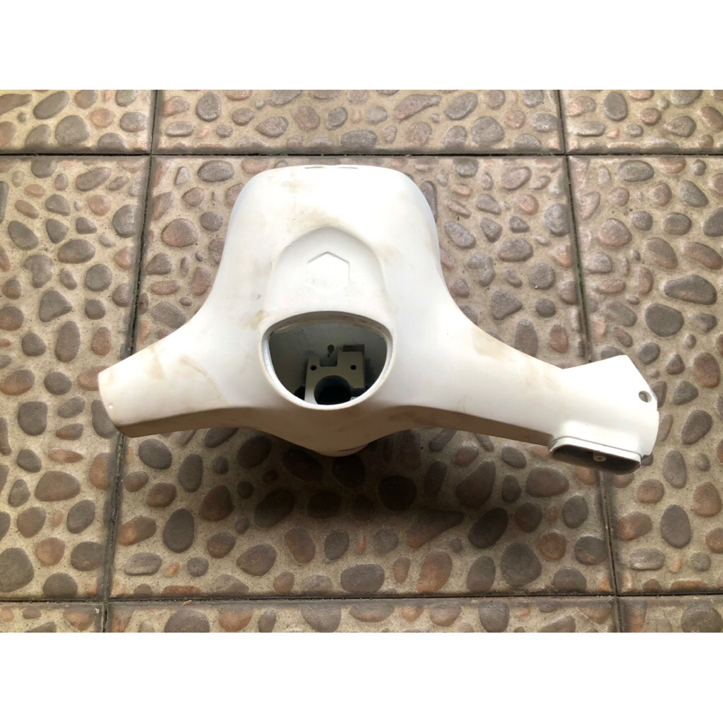 STANG/STIR TENGAH ASBAK VESPA SUPER/SPRINT