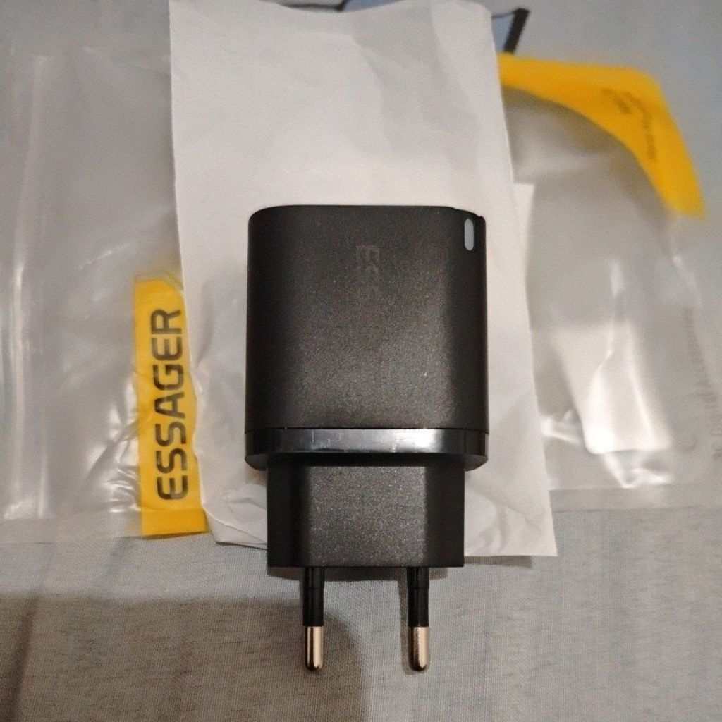 Charger Essager 30W Like New