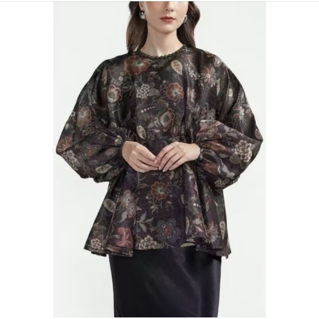 New blouse raisa x benang jarum