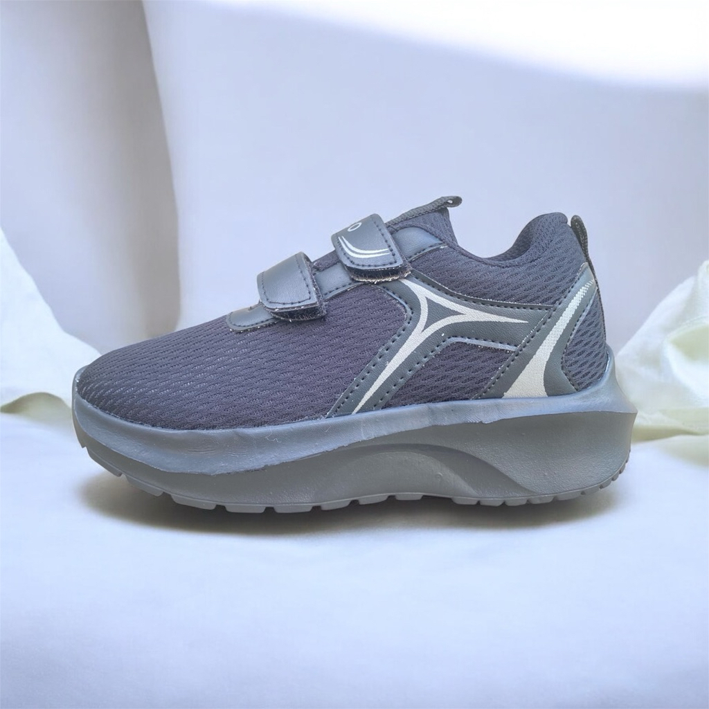 Sepatu Sekolah Sneakers Anak SD Hitam Polos Laki-laki Perempuan Size 30-38 Fashion