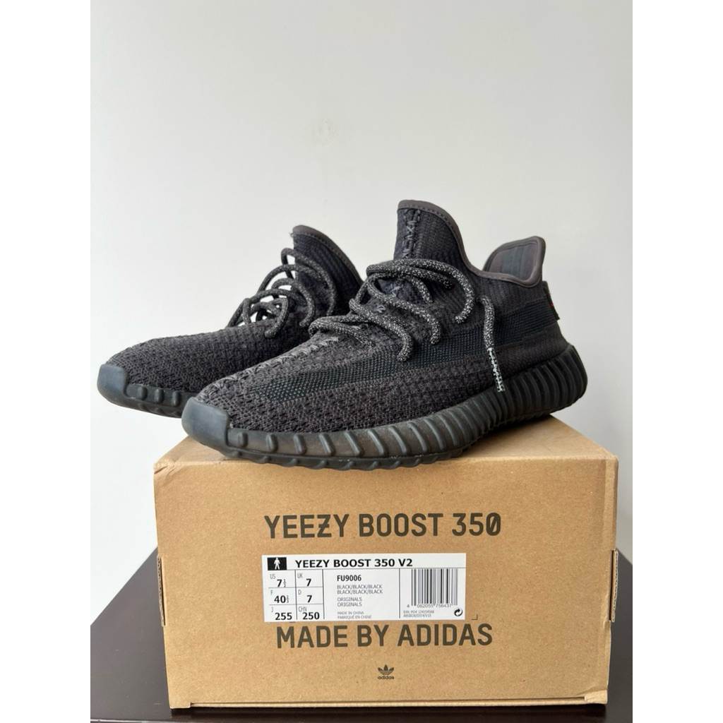Yeezy 350 Black Pirate Size EU 40.5