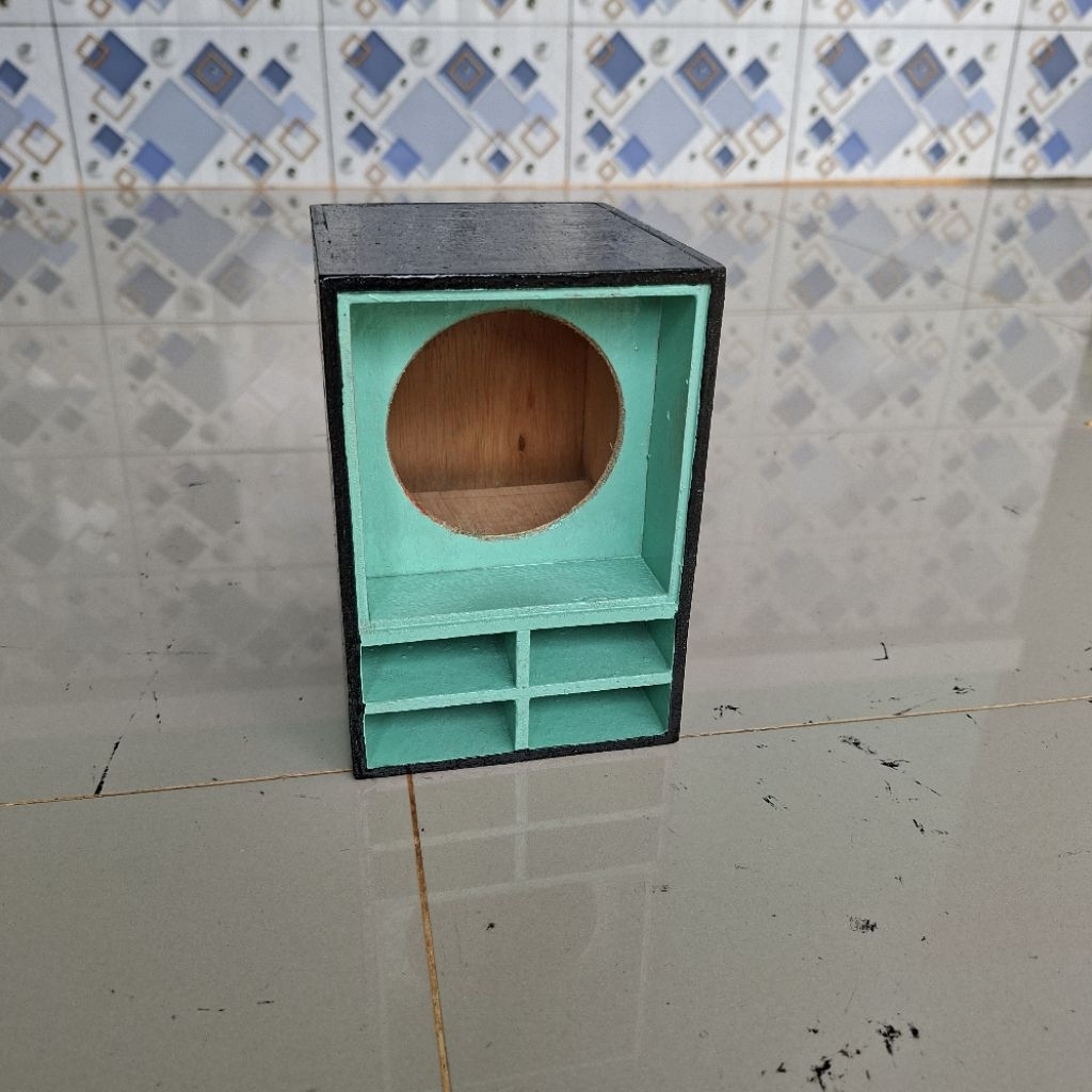 BOX SPEAKER 3 INC