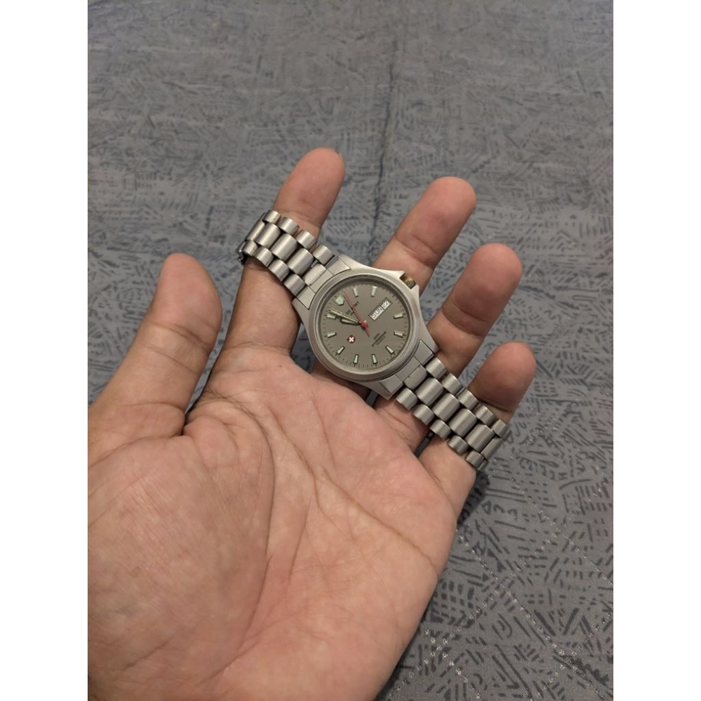 Jam tangan vintage swiss army titanium original