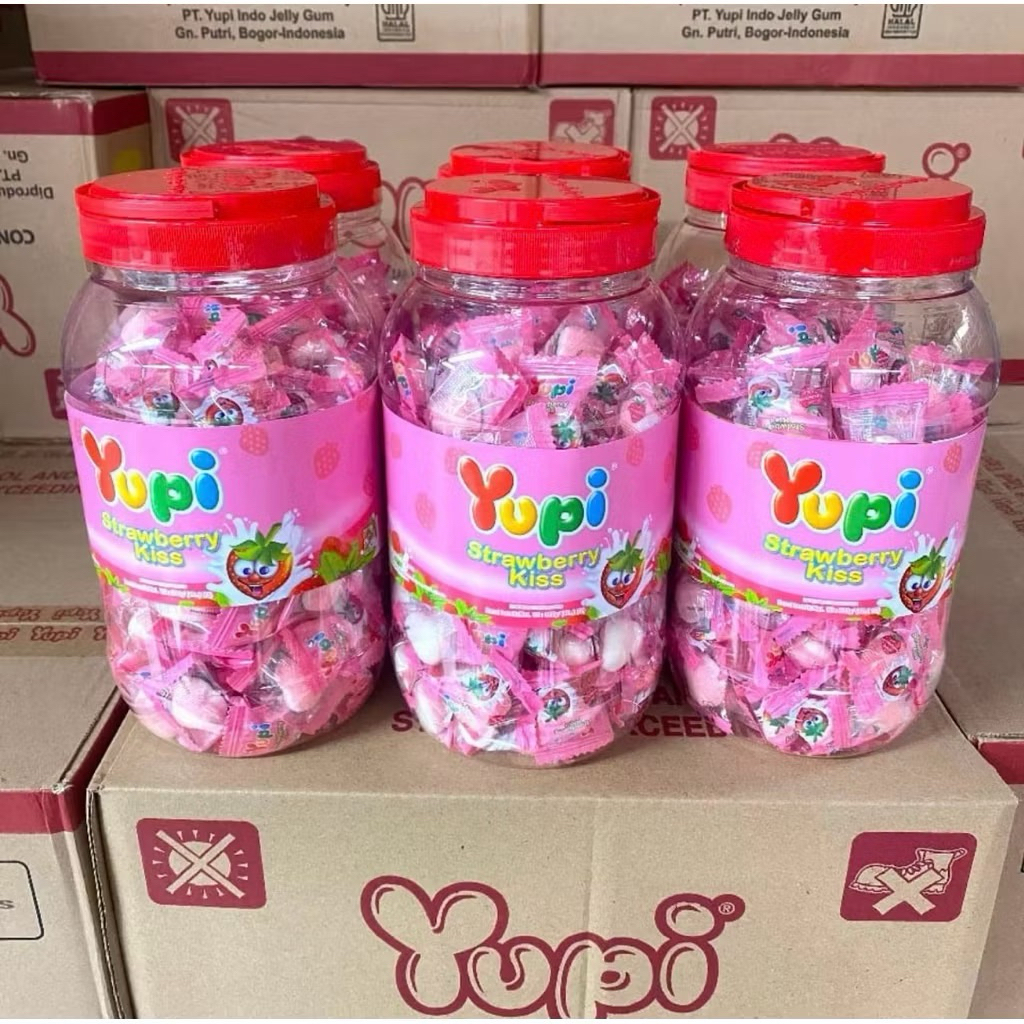 6 Toples [ 1 Dus ] Yupi Strawberry kiss 300g Exp 2027