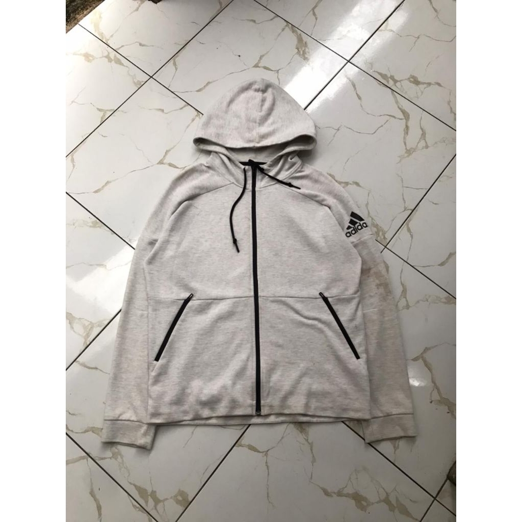 ADIDAS TECH