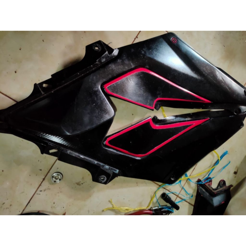 bodi samping cbr150 k45a