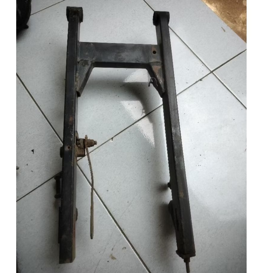 Swing Arm Supra FI (Helm In)