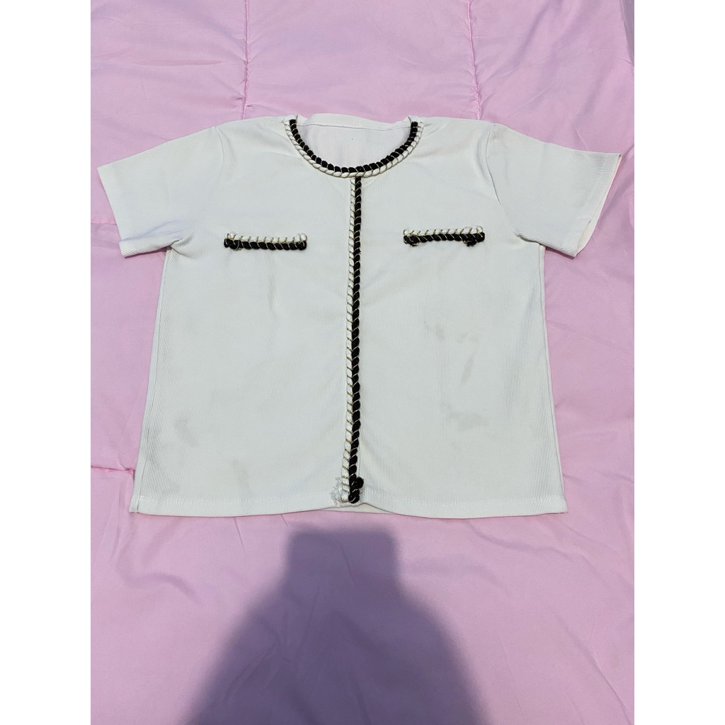 Blouse Wanita Blouse Elegan Baju Kekinian Blouse Putih Lengan Pendek (preloved)