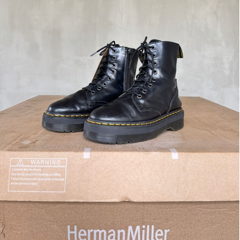 Dr Martens Jadon Blacksmooth Quad Platform boot