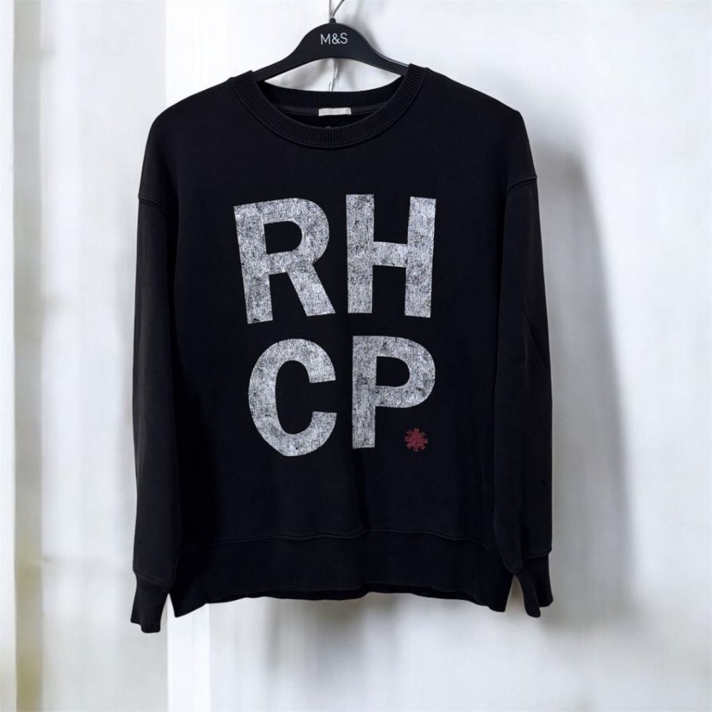 RHCP ©2017 Red Hot Chilli Peppers x GU big logo Sweatshirt | crewneck uniqlo Band Music vintage