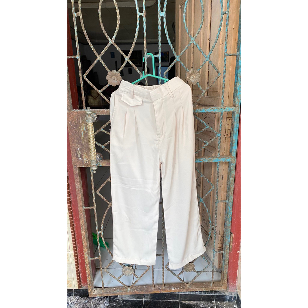 Preloved celana panjang oro pants butter