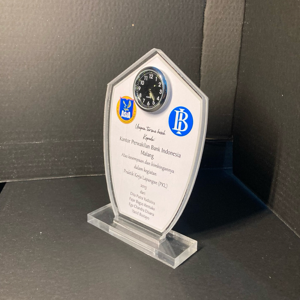 Plakat Custom Jam Duduk Tebal Akrilik 1 Cm 10 mm