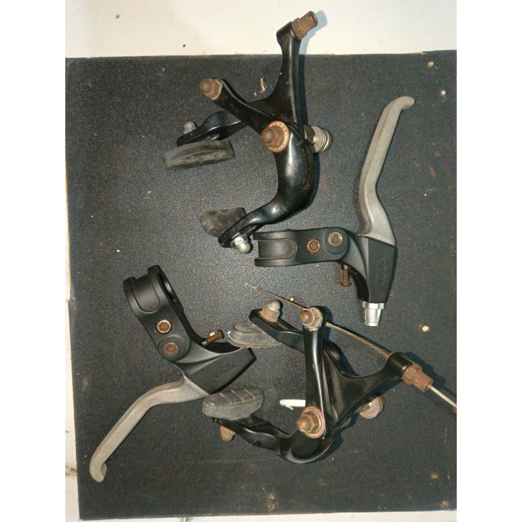 U BRAKE SET ALLOY . KAMPAS TEBAL SET HENDEL DEPAN BELAKAN BEKAS NORMAL.