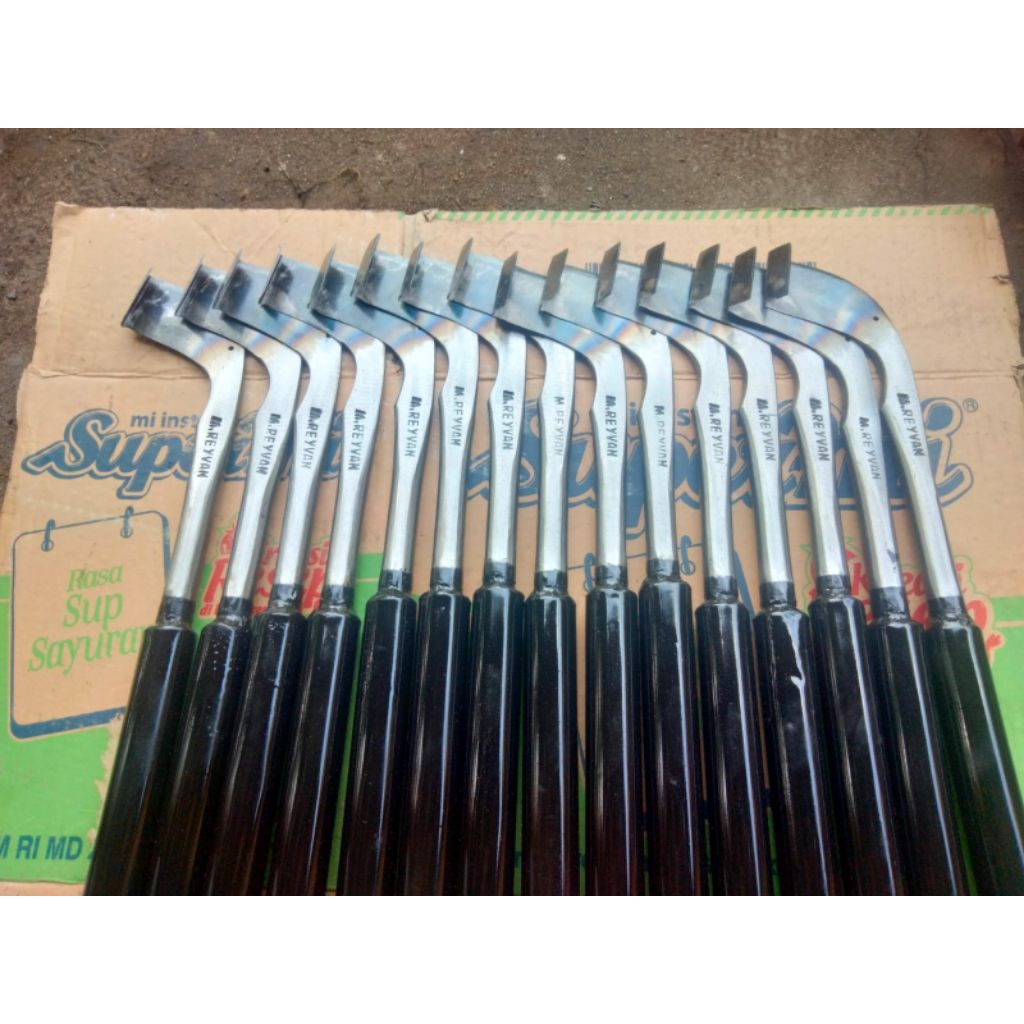 alat sadap karet/pisau deres/ alat panen getah karet