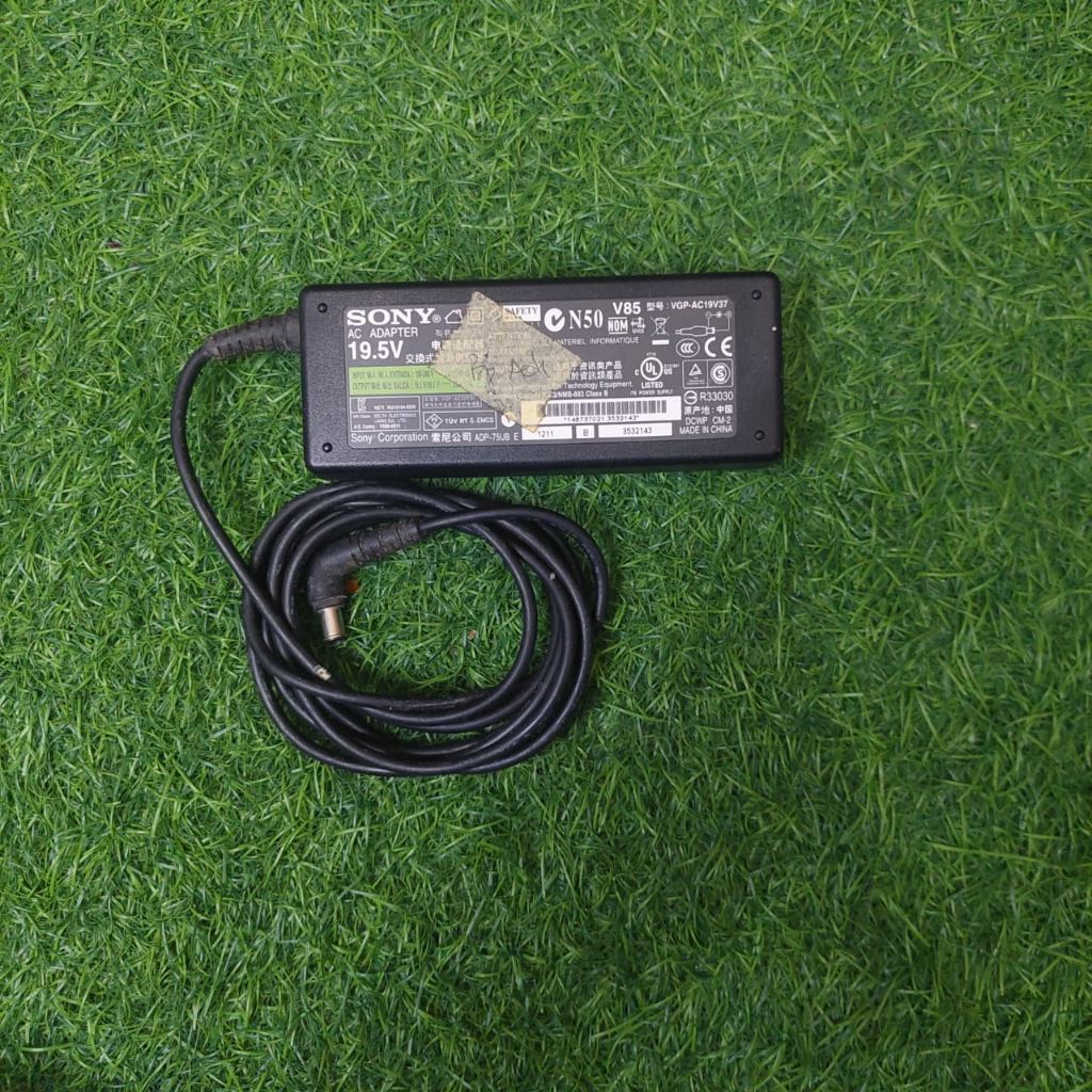 ADAPTOR CHARGER LAPTOP BEKAS SONY VAIO 19.5V 3.9A
