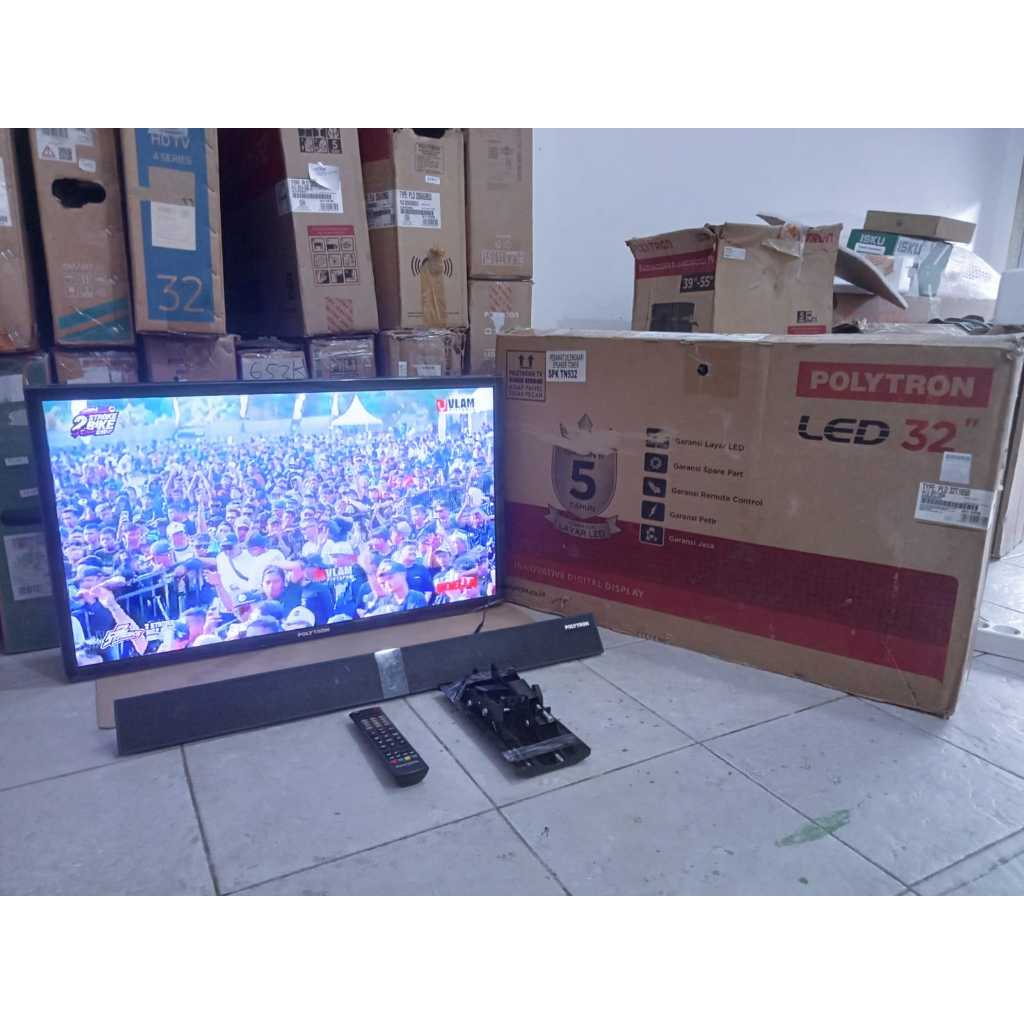 TV LED POLYTRON ANALOG 32 INC PAKE SPEAKER PANJANG KONDISI BEKAS MASIH SEGEL (6231r)