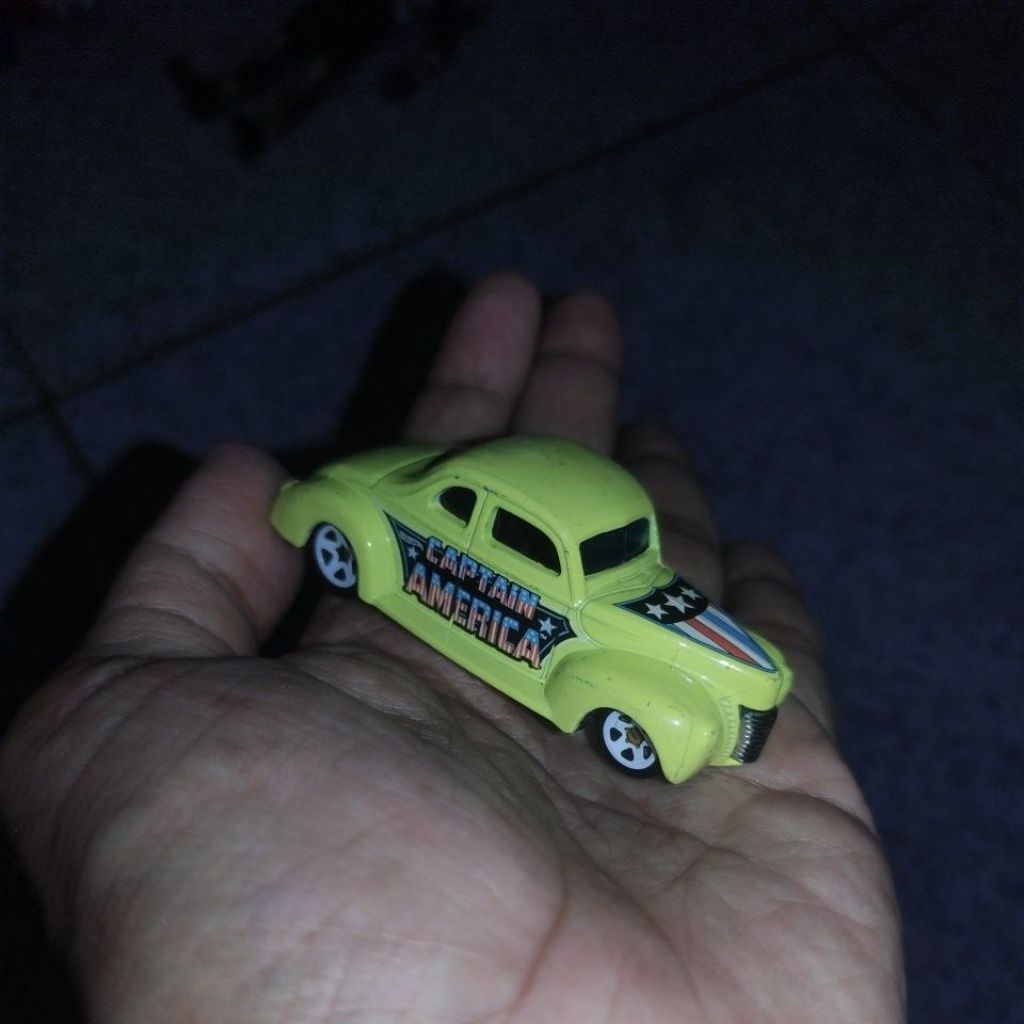 Hotwheels Captain America Hot Wheels '40 Ford Coupe