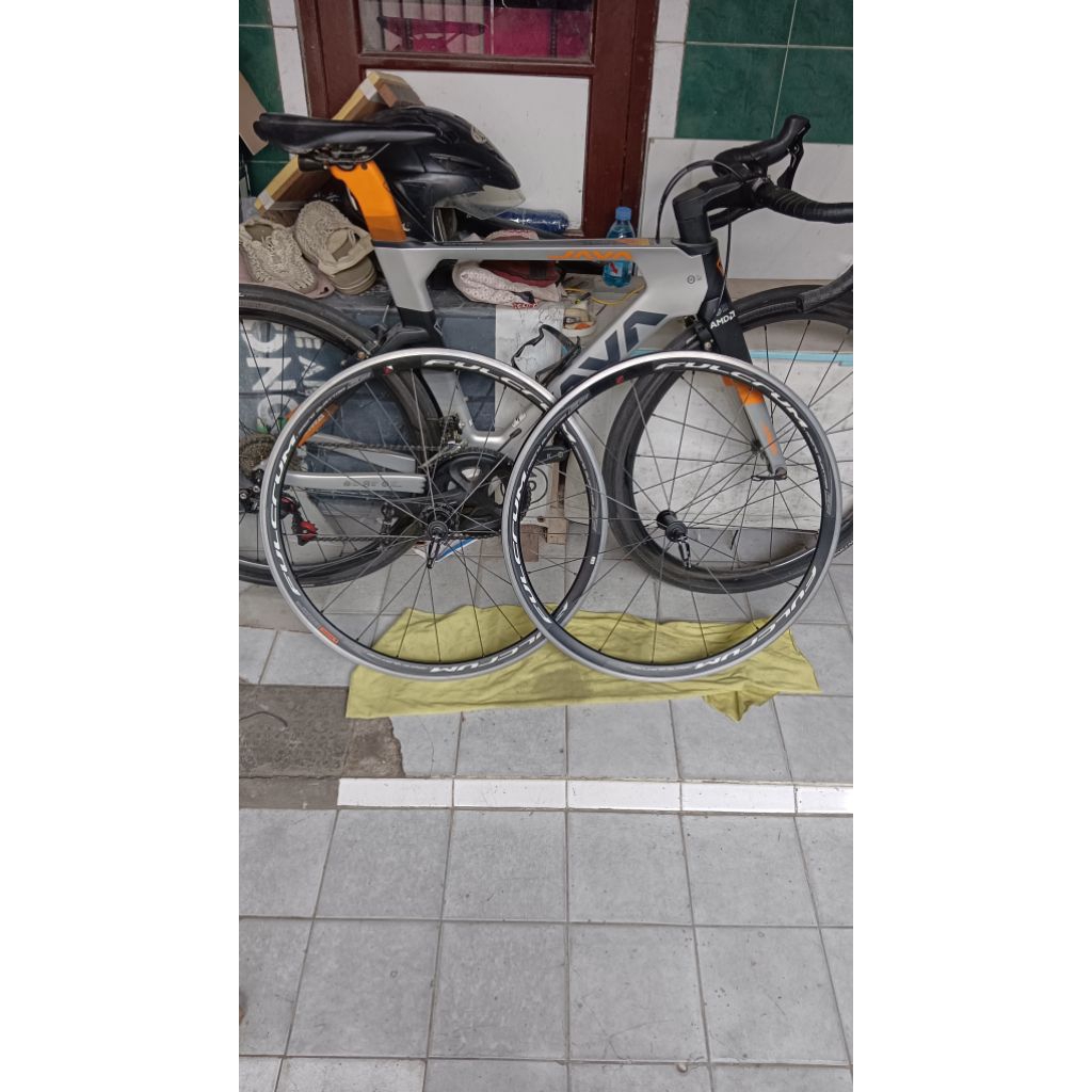 FULCRUM RACING QUATTRO LG WHEELSET SEPEDA BALAP ROADBIKE NYARING