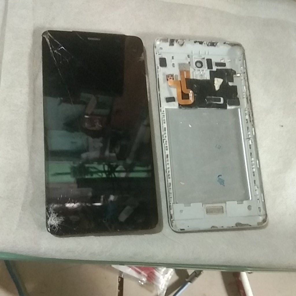 REDMI NOTE 3 ram 3/32 ( MINUS LCD DAN BATRE )