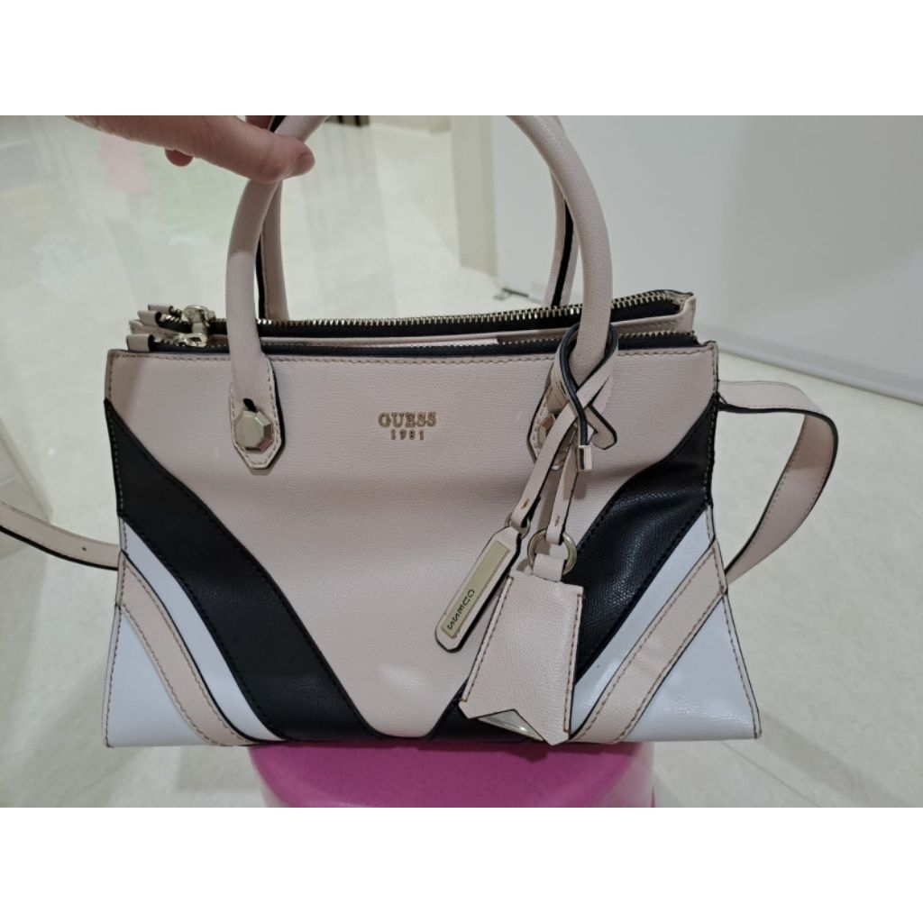 Preloved Tas Guess Original 100%