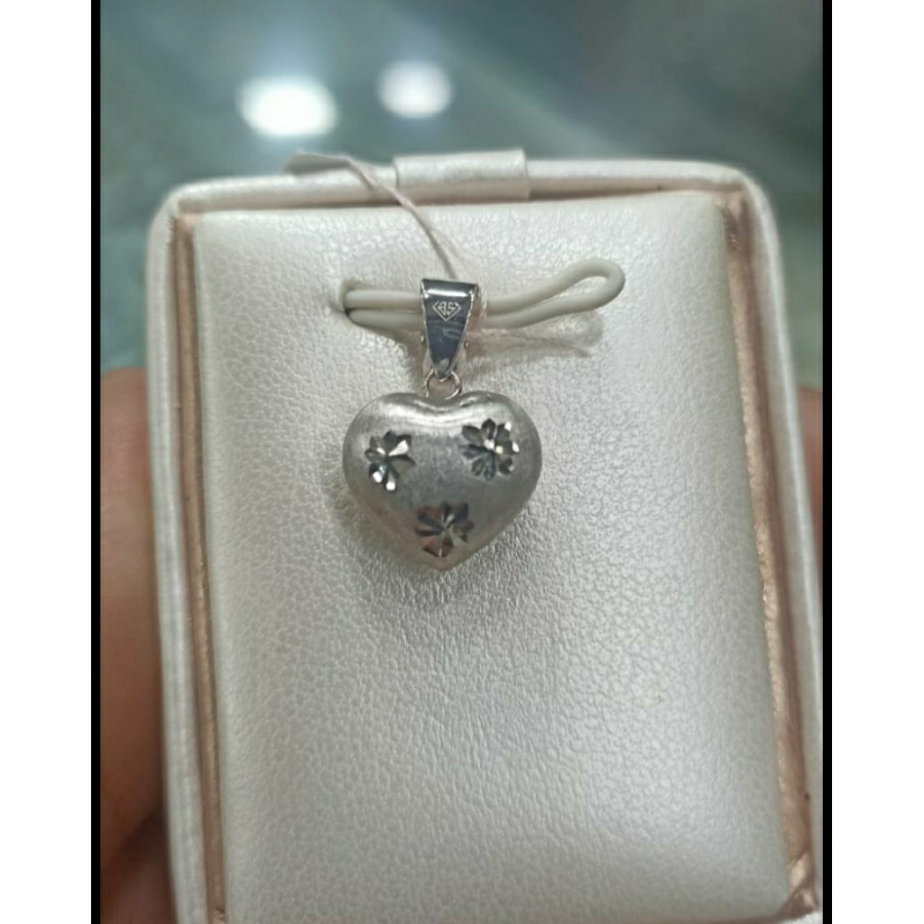 Liontin love emas putih 750