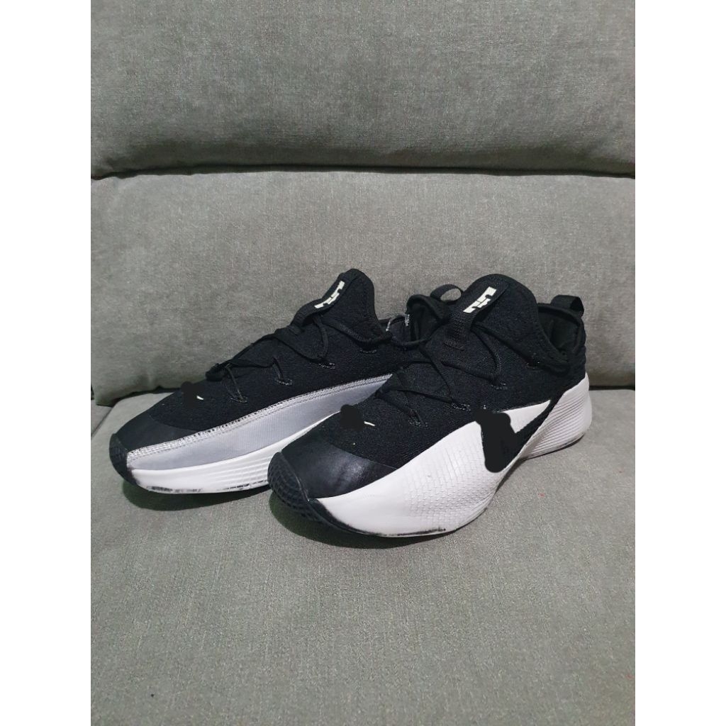 Sepatu Basket Second (Size 45)