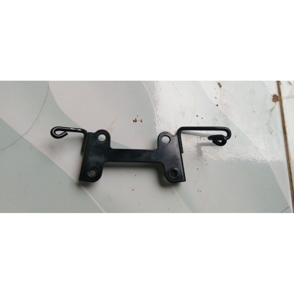 bracket dudukan lampu depan Honda CBR 150 R original second copotan