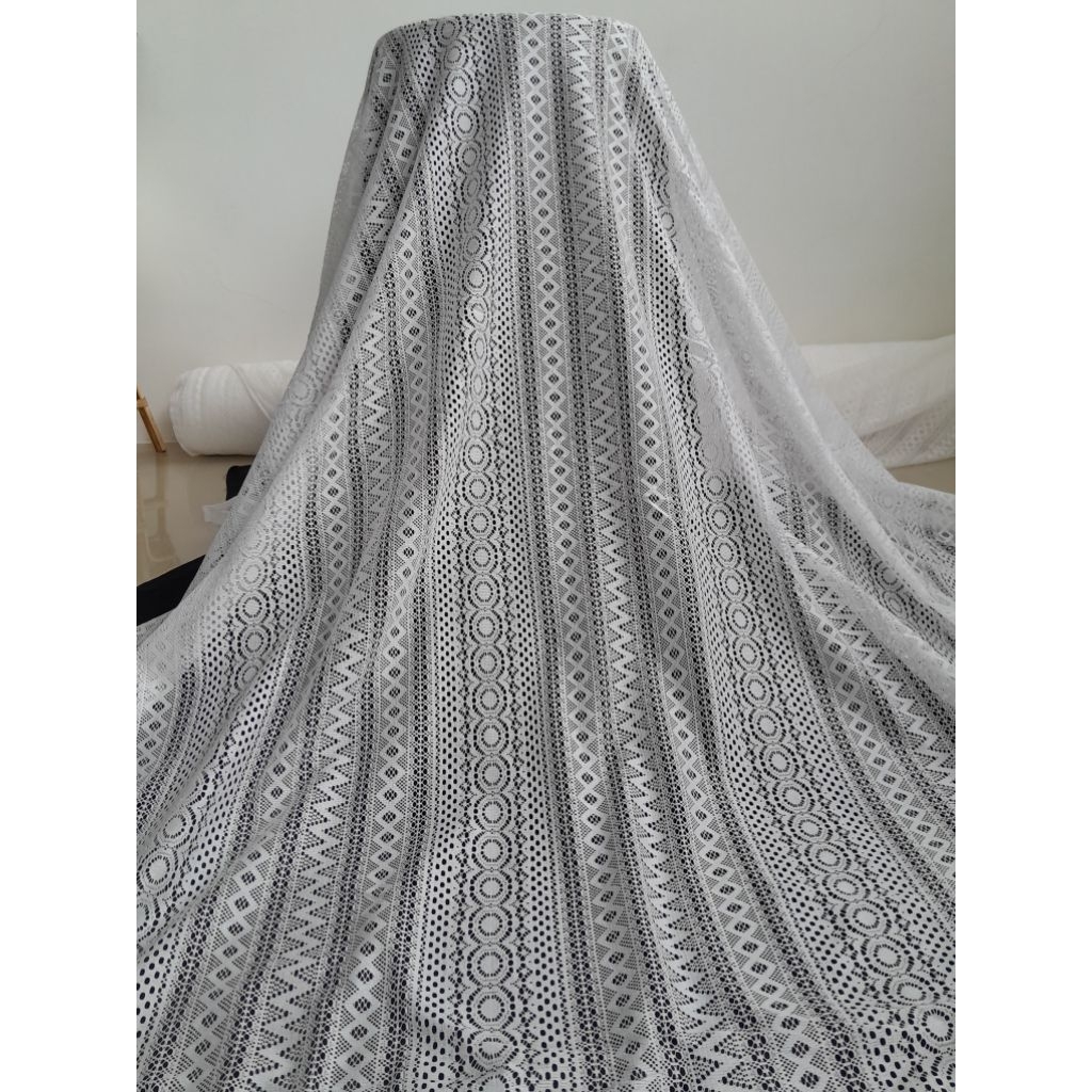 KAIN BRUKAT LACE MALIKA KOREA HITAM PUTIH