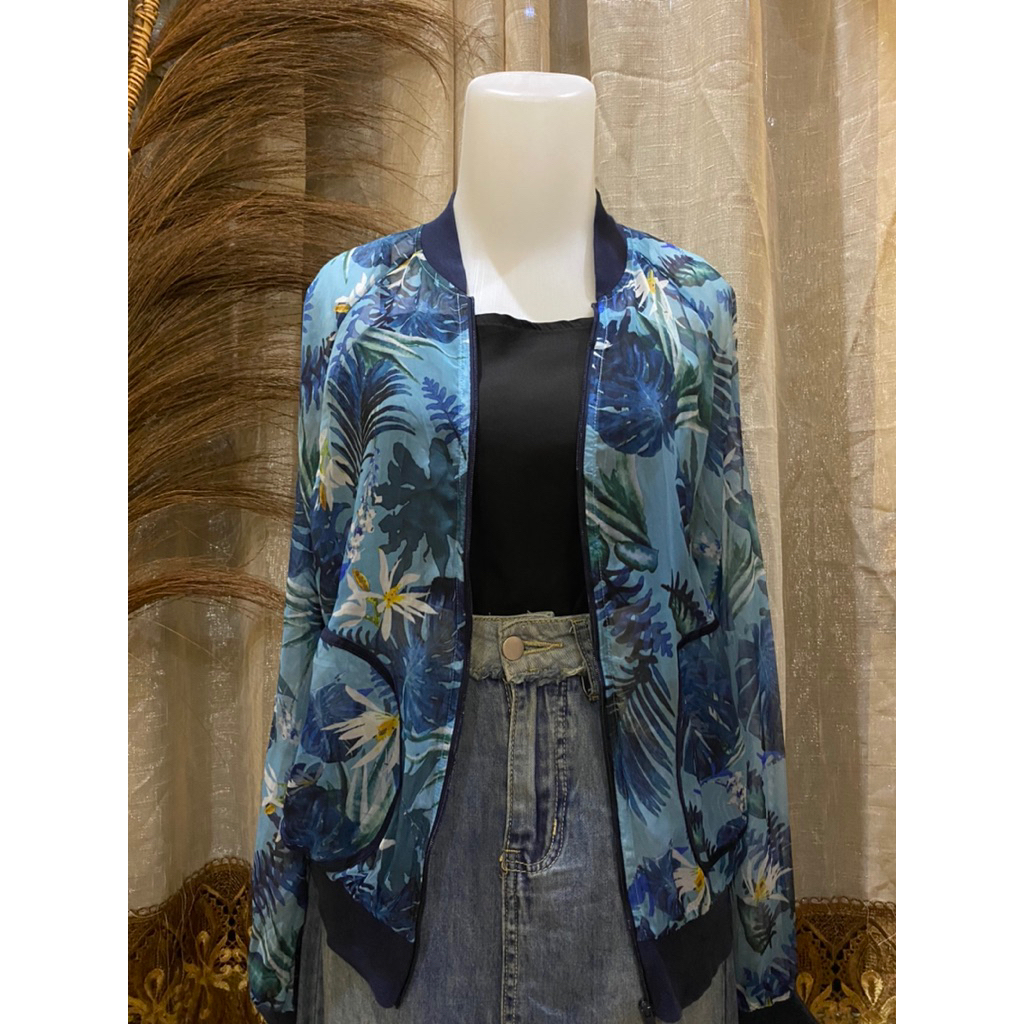 Atasan Sport Wanita Anta